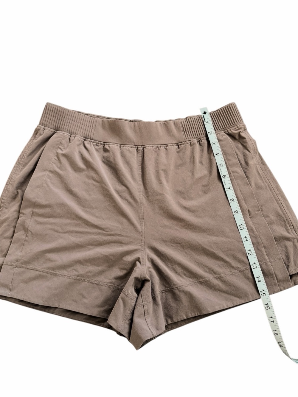 Lululemon Stretch Woven Relaxed-Fit High-Rise 4" Shorts Taupetastic Size XL - Picture 12 of 12